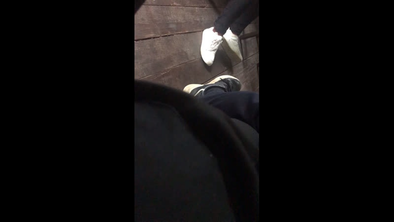 Сел на шпагат, порвал жопу, приманил в наш