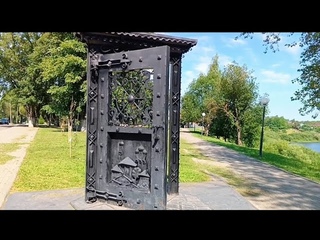 Мой мини-отпуск. Вологда. Часть 8.   Дверь в Вологду. Деревянные домики. Резной палисад