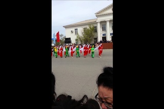 1-ое мая.Кульсары.Парад на центральной улице(1)