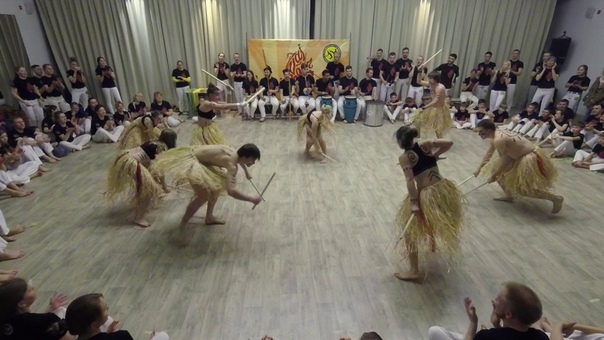 Maculele show Vai Pegar Logo