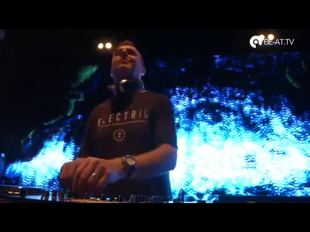 Nick Warren Playing Galestian Feat. Mira Tell Me ( Ezequiel Arias Space
