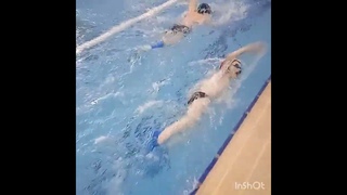 Упражнение с колобашкой. Плывут малыши.
