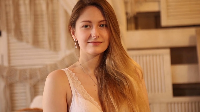 NUDE VIDEO BACKSTAGE UNCENSORED (girl in torn