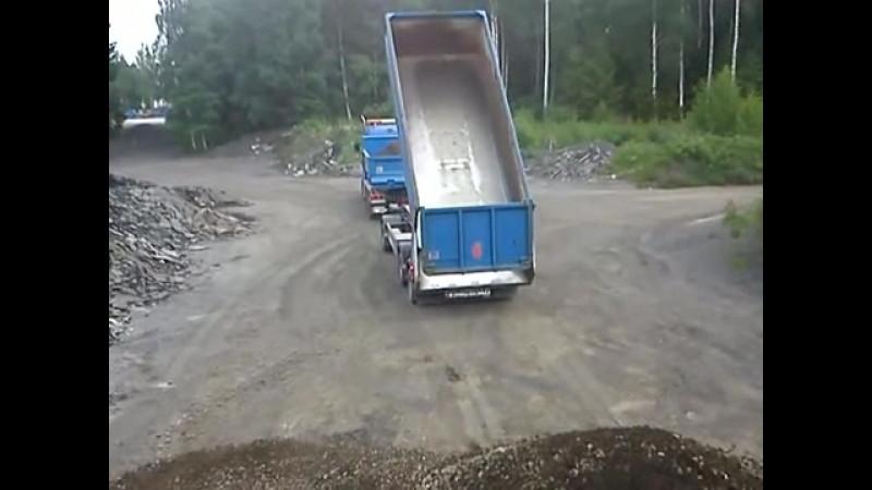 Scania tippar grus Scania dumping gravel
