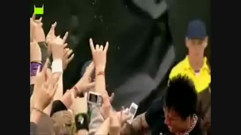 Papa Roach Scars live at Download