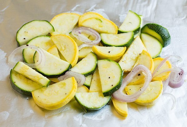 Лосось, запечённый в фольге с овощами, изображение №2
