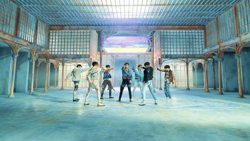 BTS (방탄소년단) FAKE LOVE Official