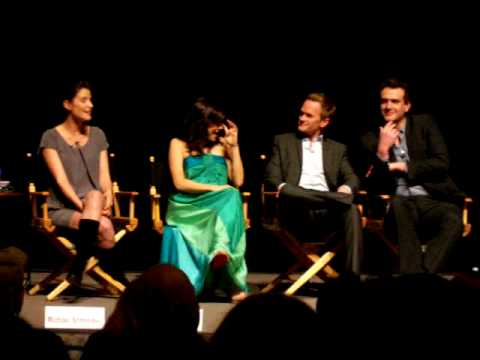 Alyson Hannigan and Neil Patrick Harris on the HIMYM