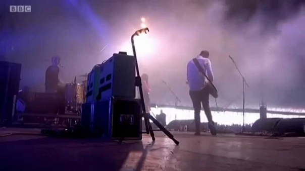 Wolf Alice Wicked Game Glastonbury,
